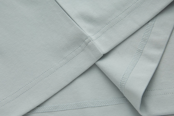 Oyster polo shirt with side seam and clean hem stitching