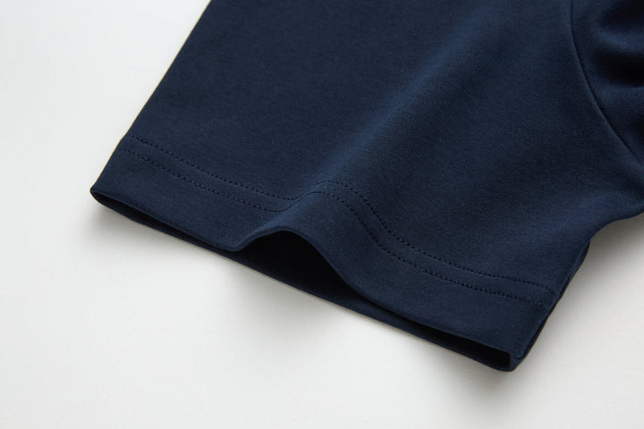 Navy 6th Sense T-shirt short hem with double-stitched edge