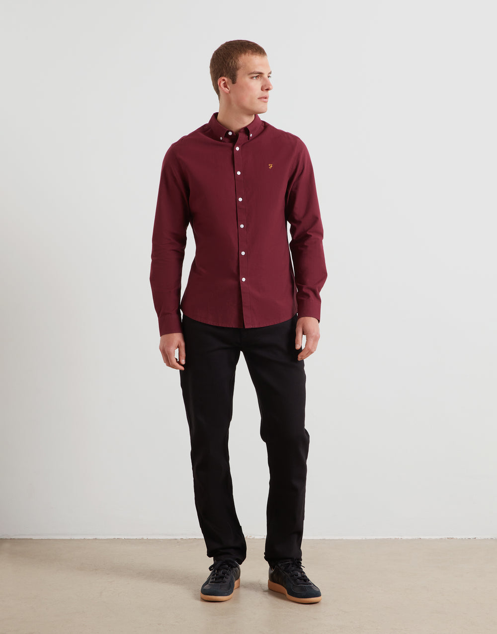 Farah Brewer slim-fit Oxford shirt in bordeaux, long sleeves, button front.