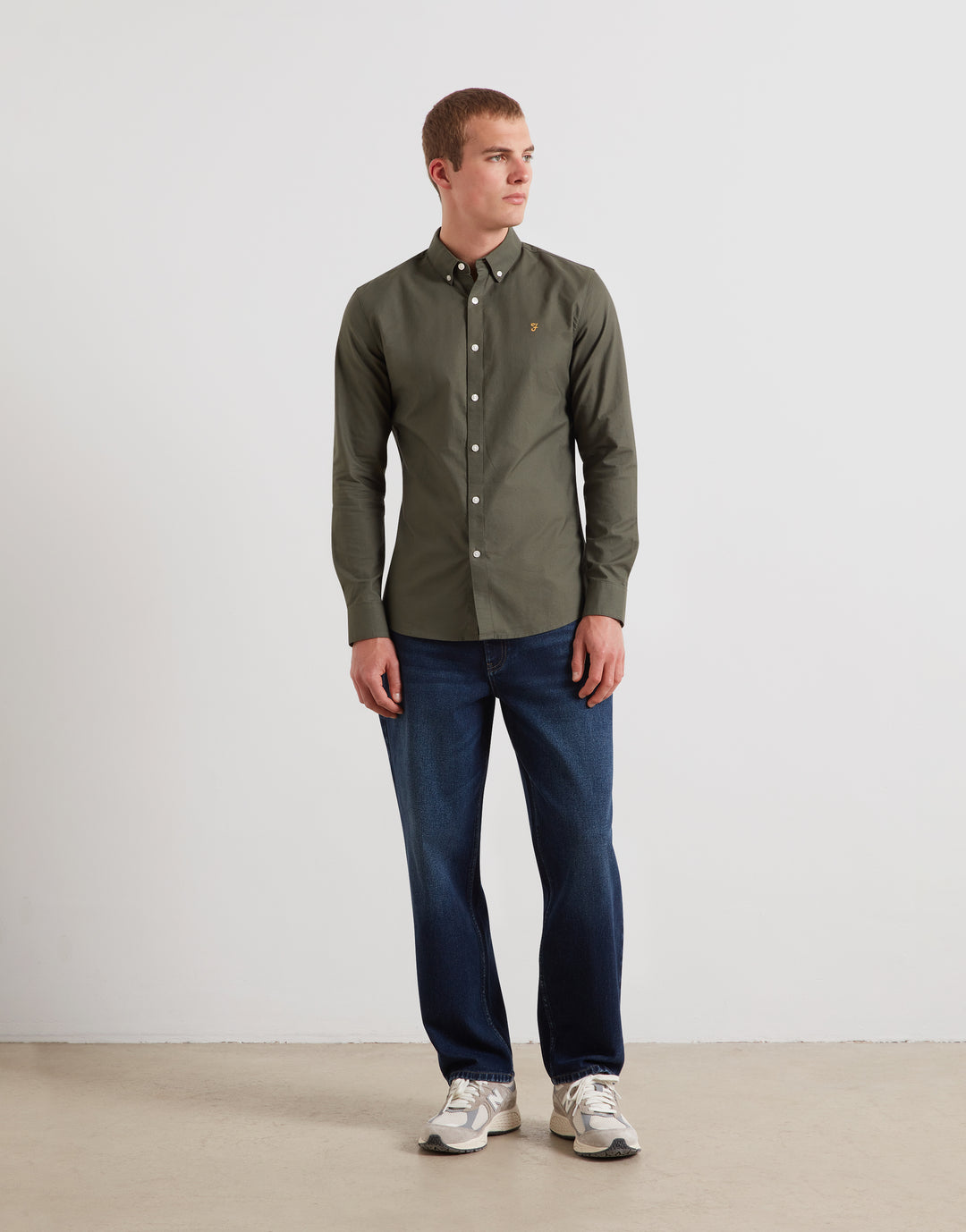 Farah Brewer slim-fit oxford shirt, long sleeves with button cuffs and chest logo