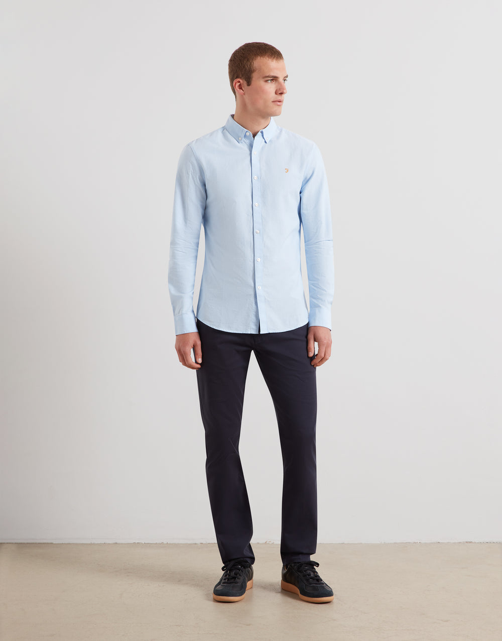 Men's slim-fit sky blue oxford shirt with long sleeves and button front