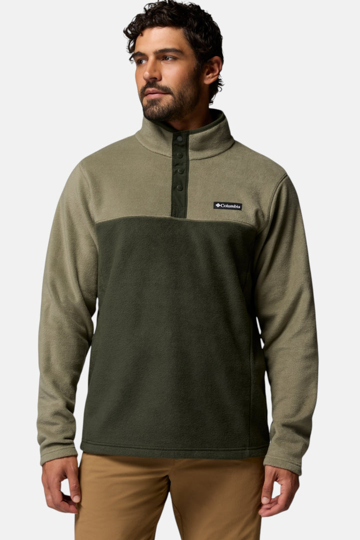 Men's Columbia Steens Mountain half-snap fleece pullover in green with button placket.